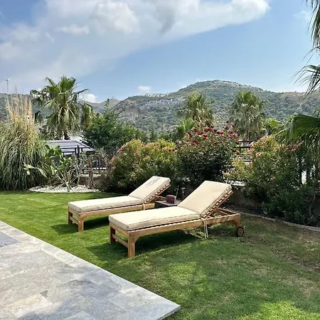 Falcon With Swimming Pool And Great Views In Yalikavak