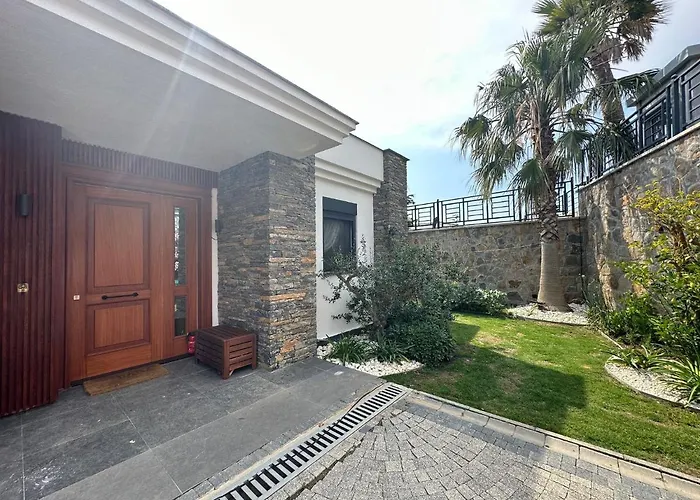Falcon With Swimming Pool And Great Views In Yalikavak