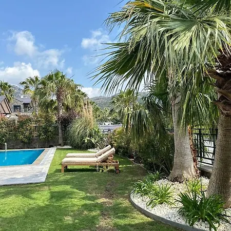 Falcon With Swimming Pool And Great Views In Yalikavak *