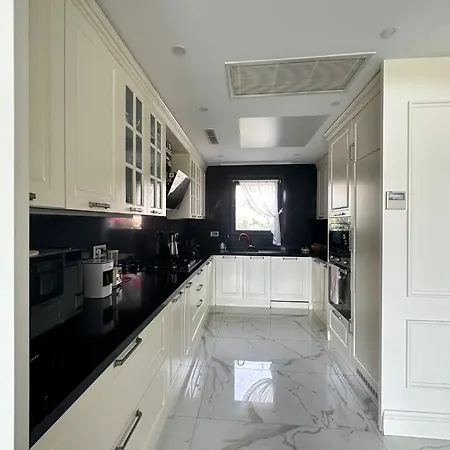 فيلة Falcon With Swimming Pool And Great Views In Yalikavak