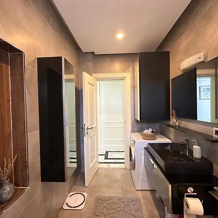 Falcon With Swimming Pool And Great Views In Yalikavak بودروم