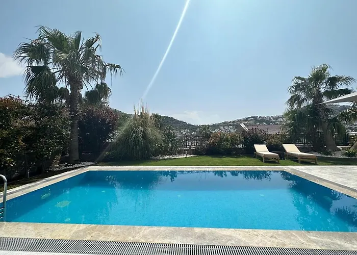 Falcon With Swimming Pool And Great Views In Yalikavak Вилла Бодрум