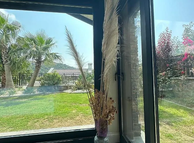 Falcon With Swimming Pool And Great Views In Yalikavak * Бодрум