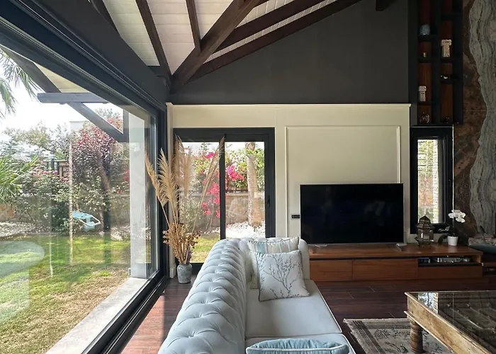 Falcon With Swimming Pool And Great Views In Yalikavak Villa *